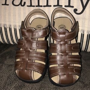 Boys brown sandals